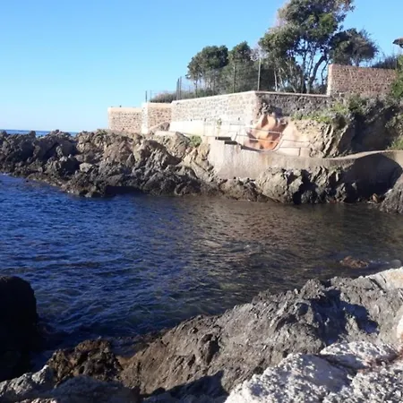 With Pool 10 Min From The Sainte-Maxime