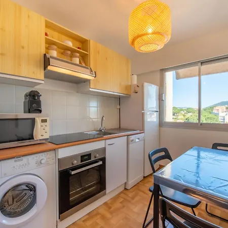 With Pool 10 Min From The * Sainte-Maxime