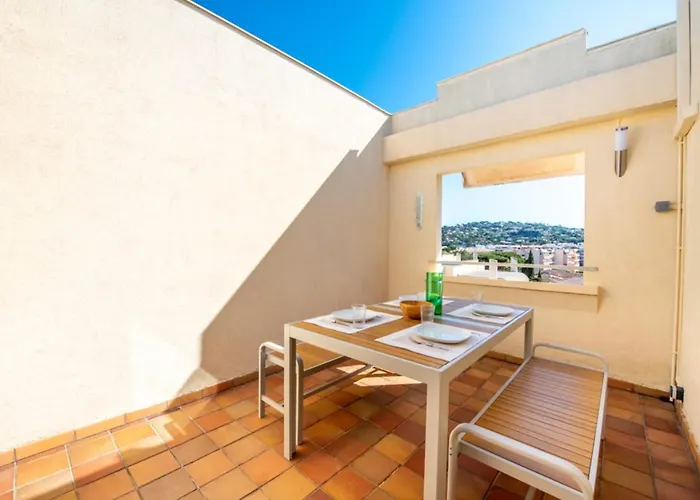 With Pool 10 Min From The * Sainte-Maxime