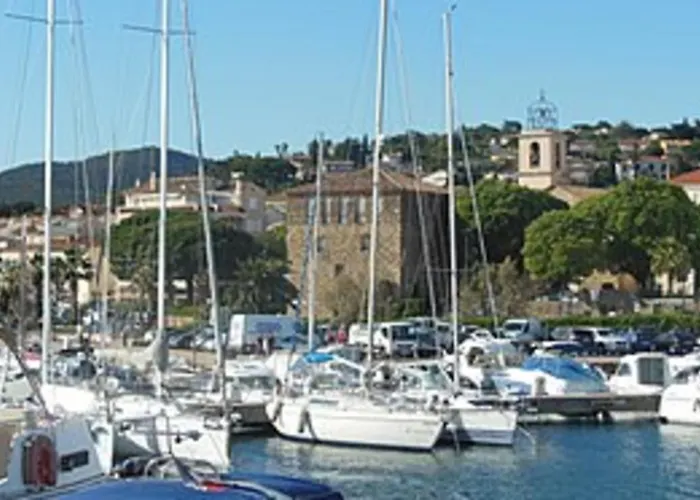 Apartment With Pool 10 Min From The