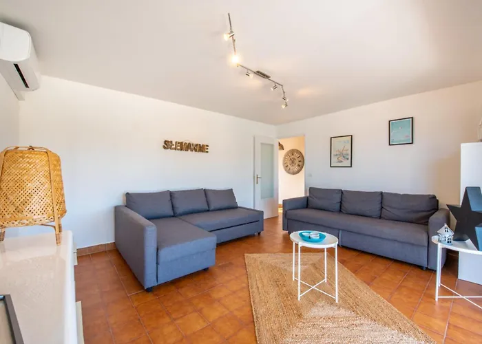 公寓 With Pool 10 Min From The